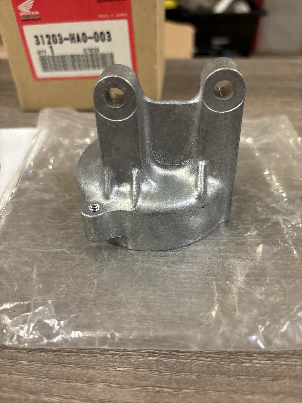 NOS Honda 1987 1988 ATC250 ES REAR BRACKET 31203-HA0-003 H129