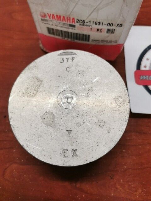 NOS Yamaha YFM660 YXR660 PISTON (STD) 2C6-11631-00-X0 Y103