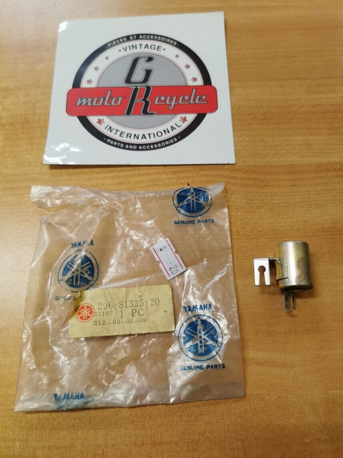 NOS YAMAHA CONDENSER 296-81325-20-00 Superseded by 296-81325-90-00 Y38