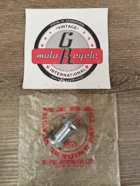 NOS HONDA CB500 1971 1972 engine side L collar spacer 50359-323-010 H79
