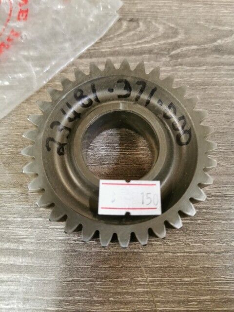 NOS HONDA GL1000 Goldwing 1976 - 1979  MAIN SHAFT GEAR 23481-371-000 H76