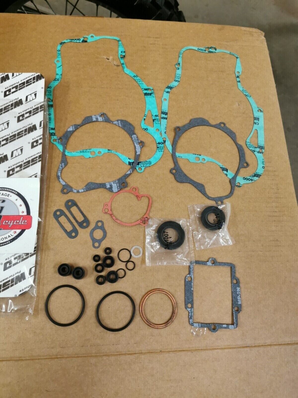 NOS WISECO KAWASAKI KX2501992 - 2001 INCOMPLETE GASKET KIT WB1091 J48