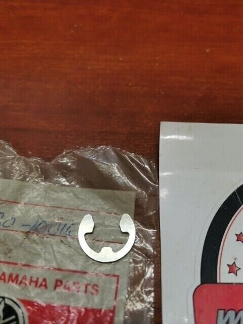 NOS Yamaha FS1 CIRCLIP 93430-10016-00 SUB 99001-10600-00 99006-10600-00 Y136