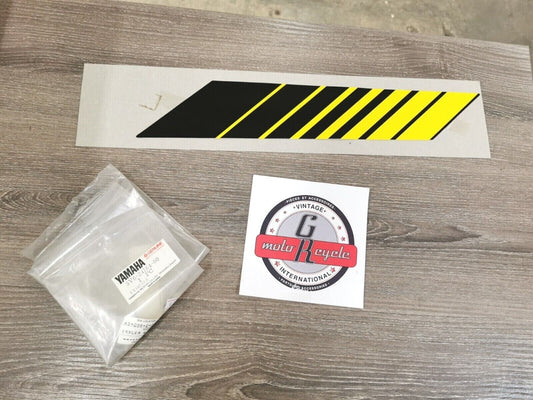 NOS YAMAHA  YT125  1982  SIDE COVER   EMBLEM 4      5V6-24164-00   Y49