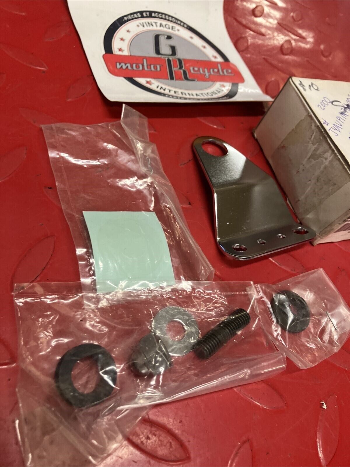 NOS YAMAHA TANDEM BRACKET KIT 90891-20100-00 Y59