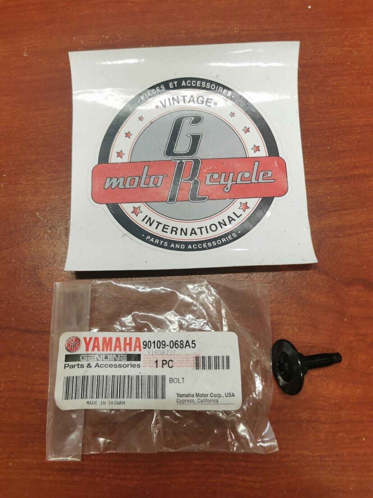 NOS Yamaha YXE70 YXE85 YXF85 YXZ10 YXE10 YXF10 BOLT 90109-068A5-00 Y82