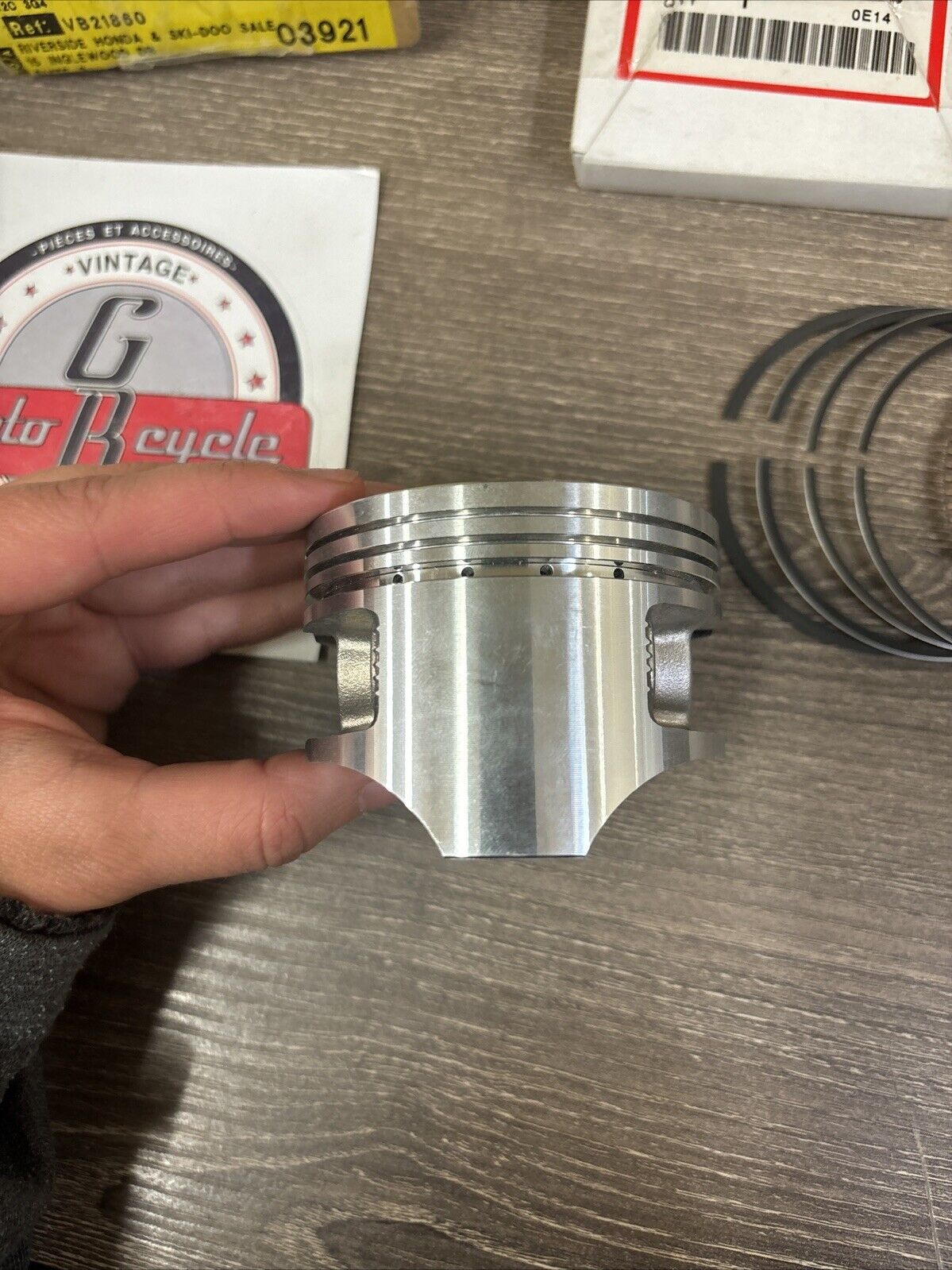 NOS Honda TRX300 TRX300FW PISTON & RING 0.75 13104-HC4-305 13041-HC4-306 H136