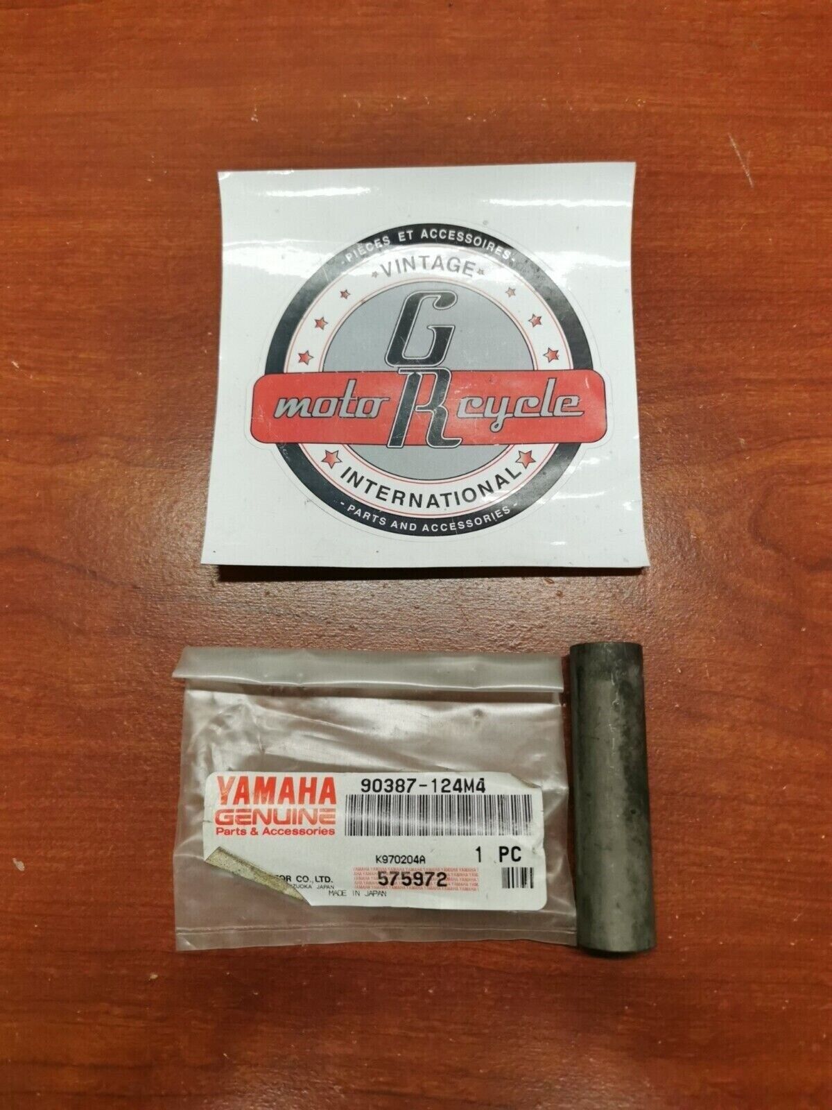 NOS Yamaha YFM225 YFU1 YFM250 YFM350 COLLAR 90387-124M4-00 Y97