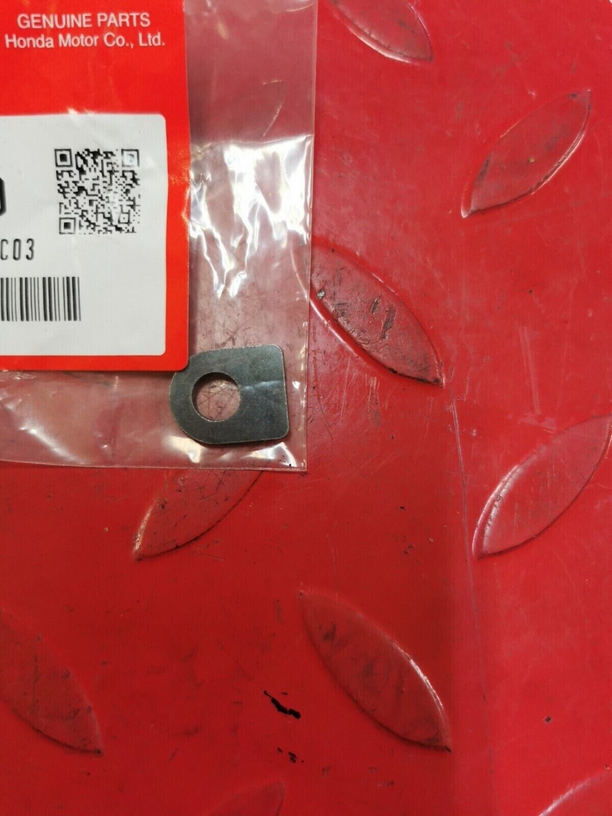 NOS Honda CRF450 CRF250 CRF150 TRX450 BEARING HOLDER PLATE 90441-KA4-700 H27