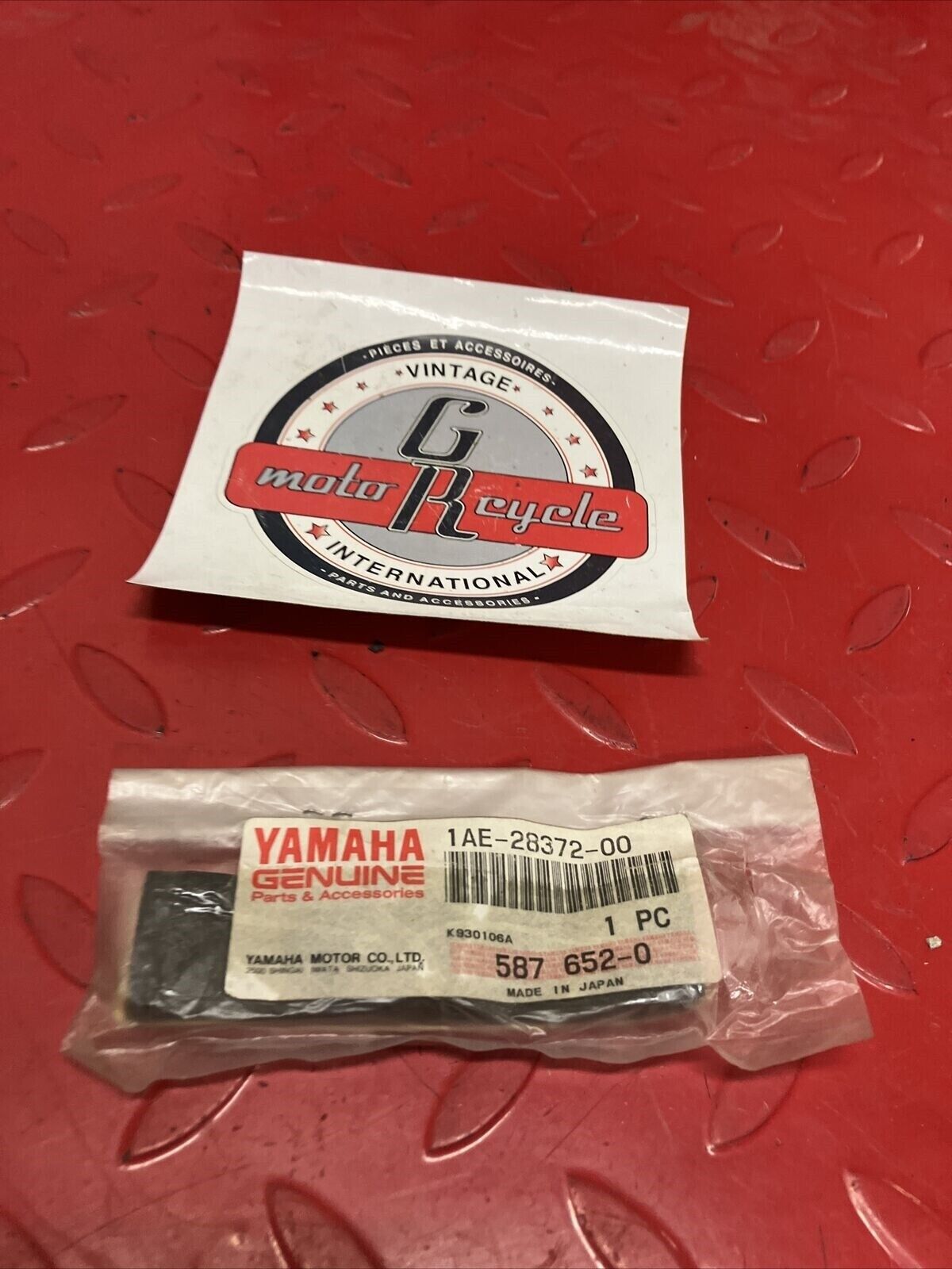 NOS YAMAHA FZ700 FZ750 1987 1988 DAMPER 1AE-28372-00-00 Y67