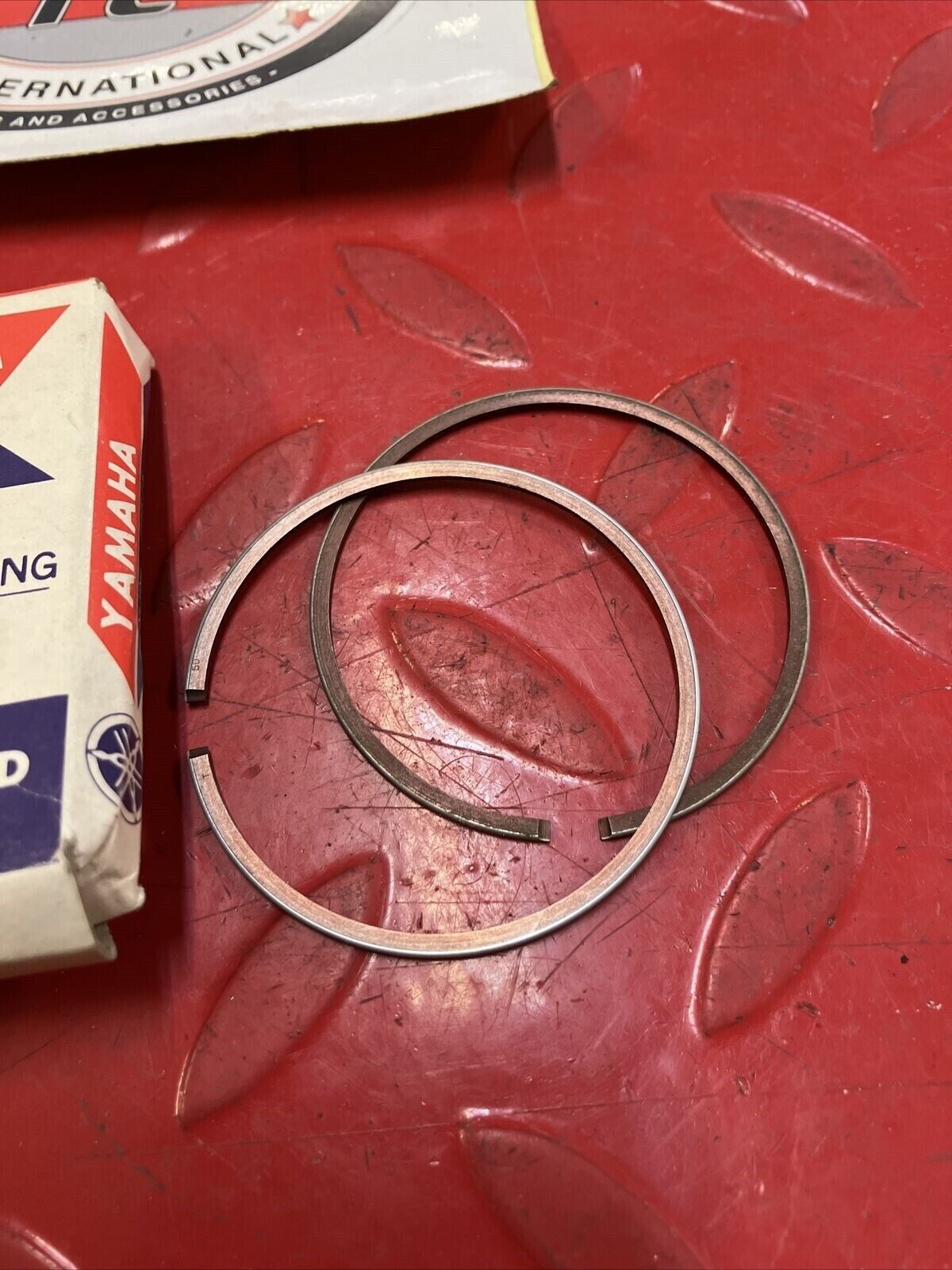 NOS Yamaha YZ80 1976 - 1980 PISTON RING SET (2ND O/S) 0.50 5T8-11601-20-00 Y34