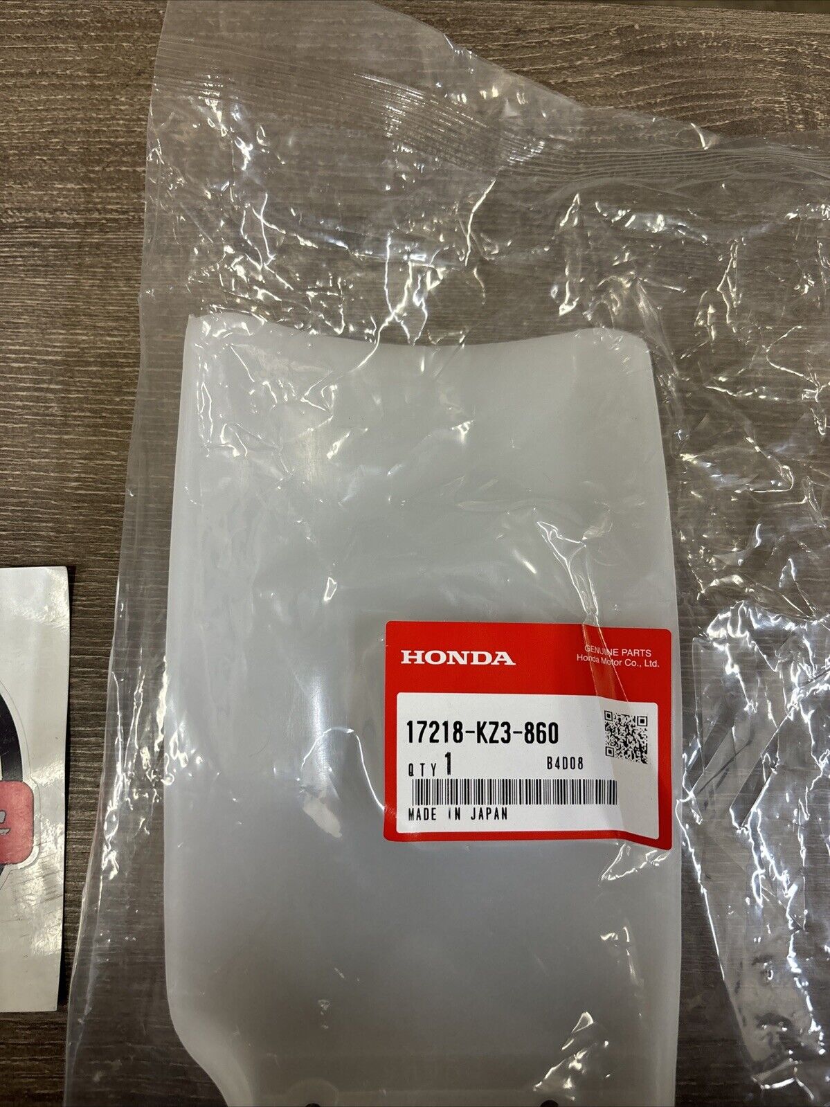 NOS Honda CR125R CR250R AIR CLEANER HOUSING SPLASH GUARD 17218-KZ3-860 H137