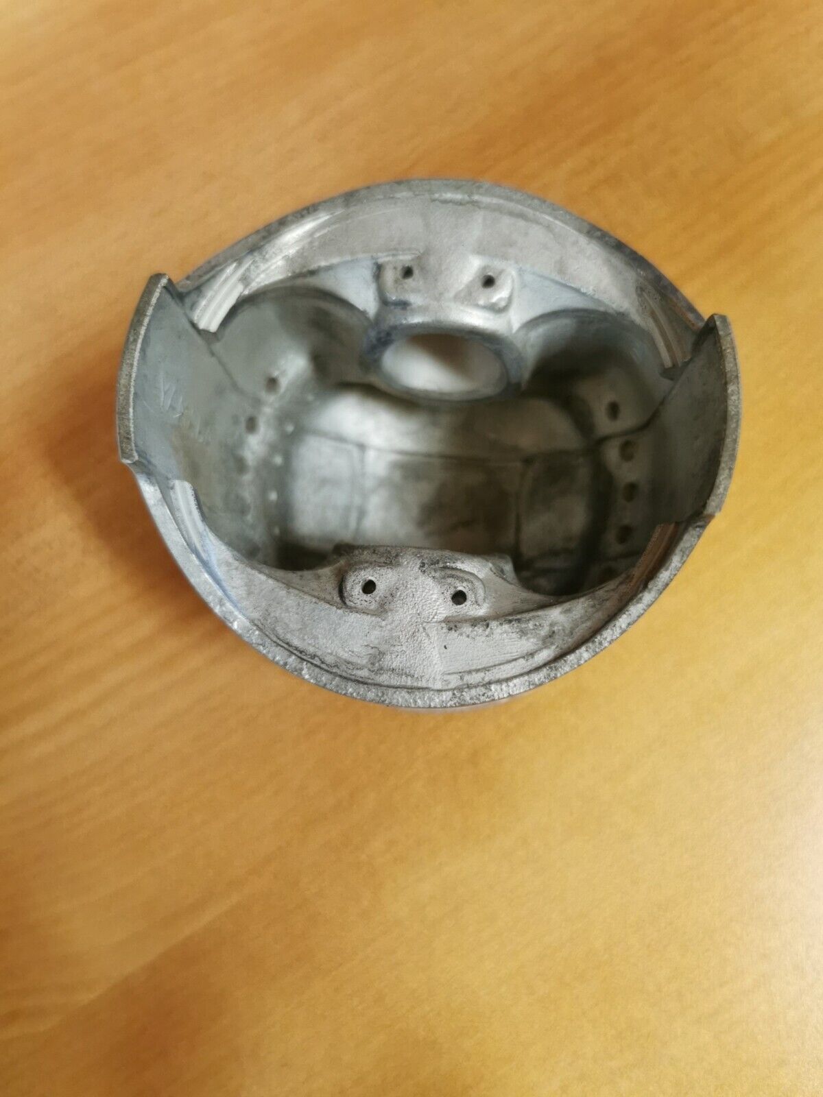 NOS YAMAHA XS500 1973 - 77  PISTON 2 O/S 0.50 SUPERCEDED BY 371-11636-05-00  Y46