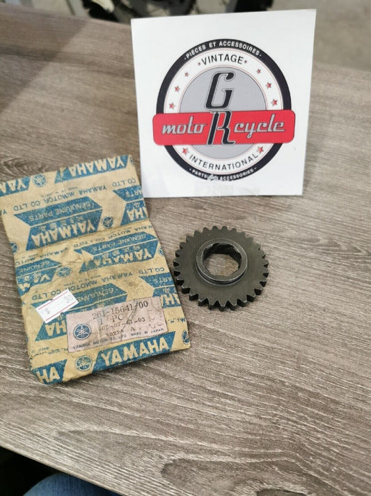 NOS YAMAHA    AT2  CT2  1973   KICK GEAR   261-15641-00  Y51