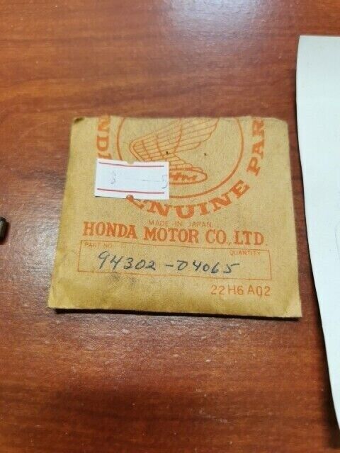 NOS Honda C90 CL90 CT90 S90 S600 S800 KNOCK DOWEL PIN 4X6,5 94302-04065 H90
