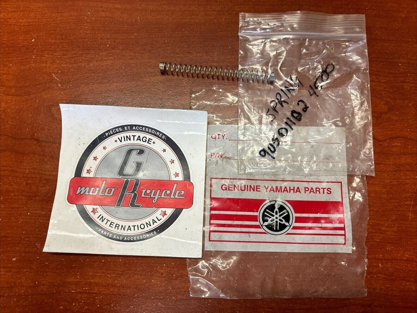 NOS Yamaha SPRING 90501-10245-00 SUB 180-27236-00-00 Y185