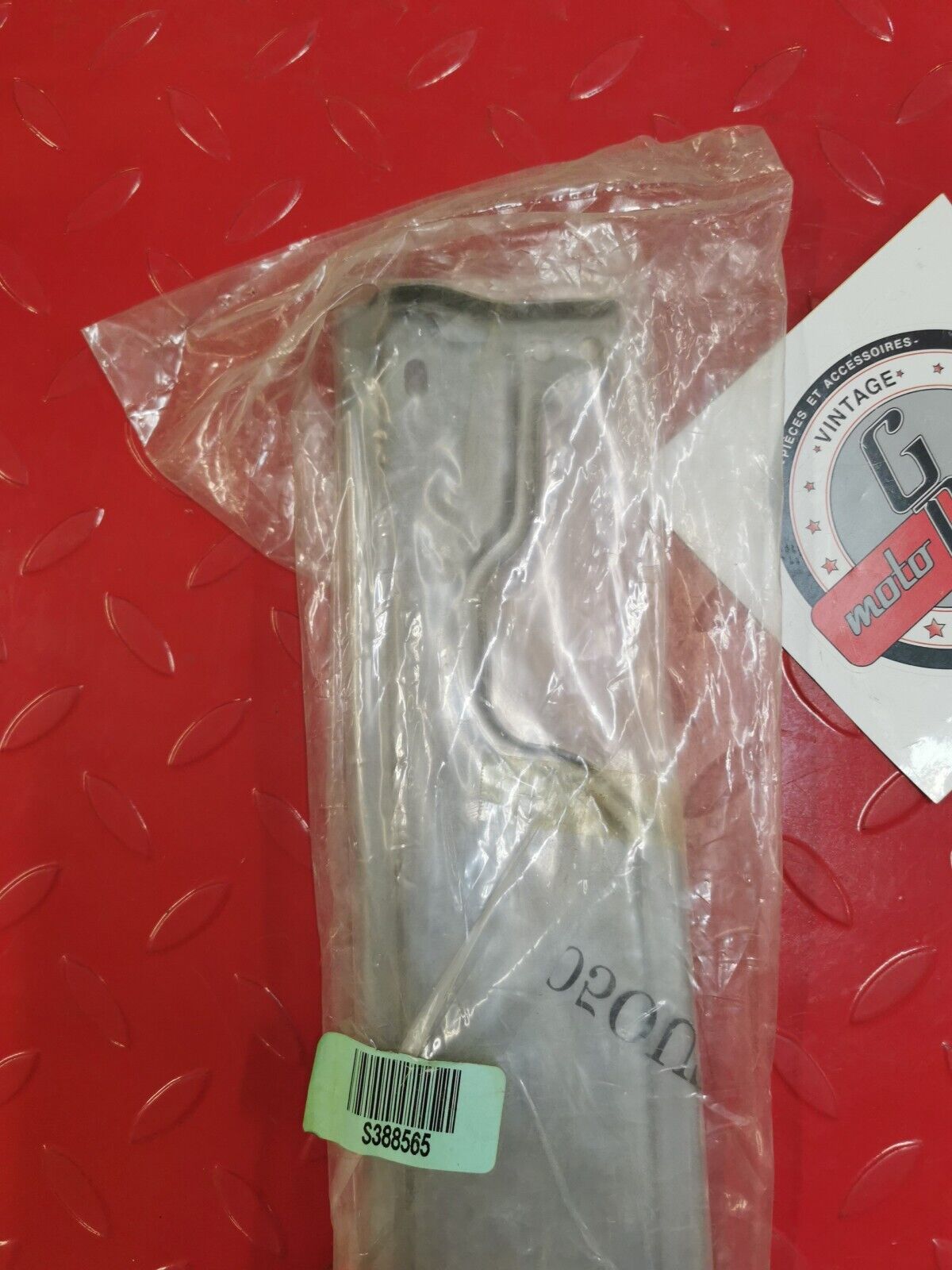 NOS Honda  SAFETY SHEILD 76118-VA5-J00 H13