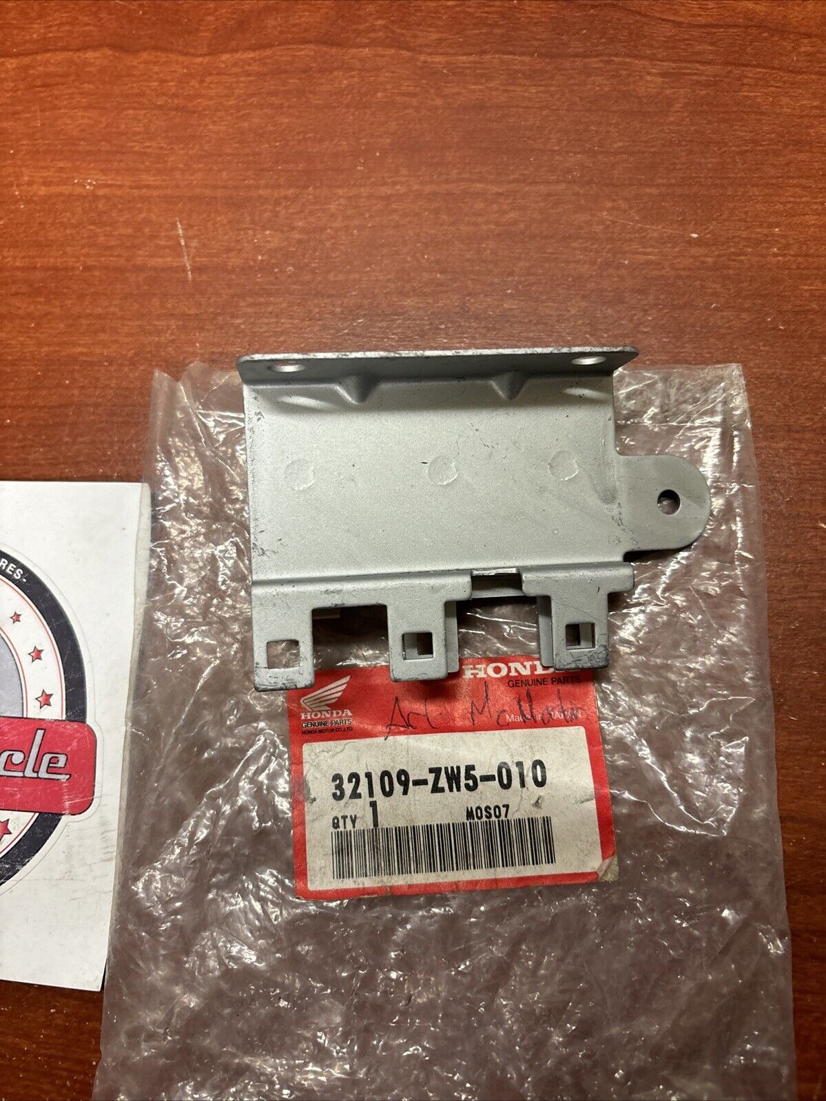 NOS Honda BF115 BF130 CONNECTOR BRACKET 32109-ZW5-010 H185