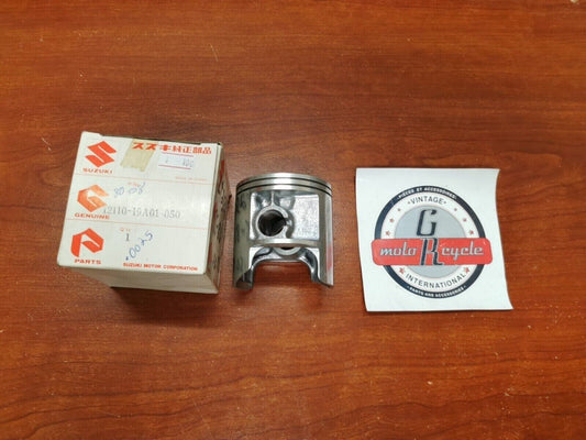NOS SUZUKI 1985 1986 LT250R PISTON 0.50 12110-19A01-050 SUB. 12103-19810-050 S30