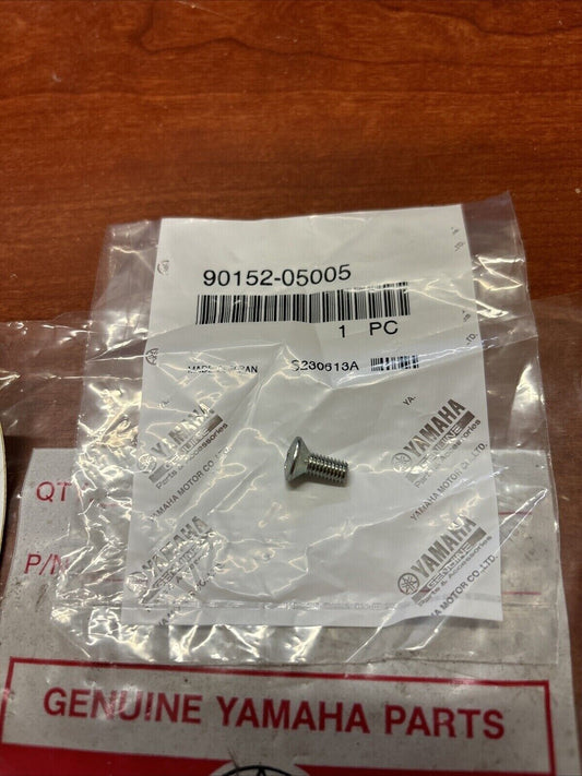 NOS Yamaha FS1 QT50 SR500 OVAL HEAD SCREW 90152-05005-00 SUB 98704-05012-00 Y180