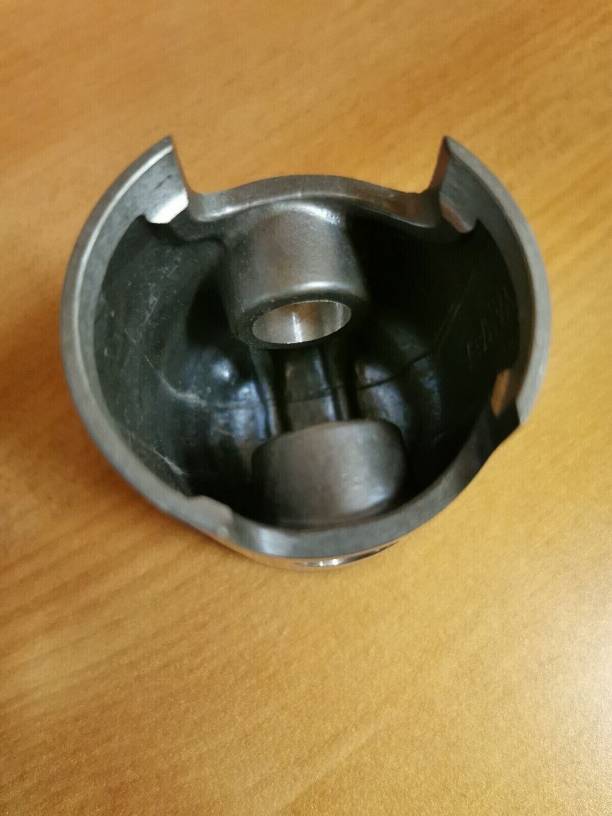 NOS YAMAHA YCS1 CS1 CS2 1968     PISTON  STD  174-11631-00-96  Y47