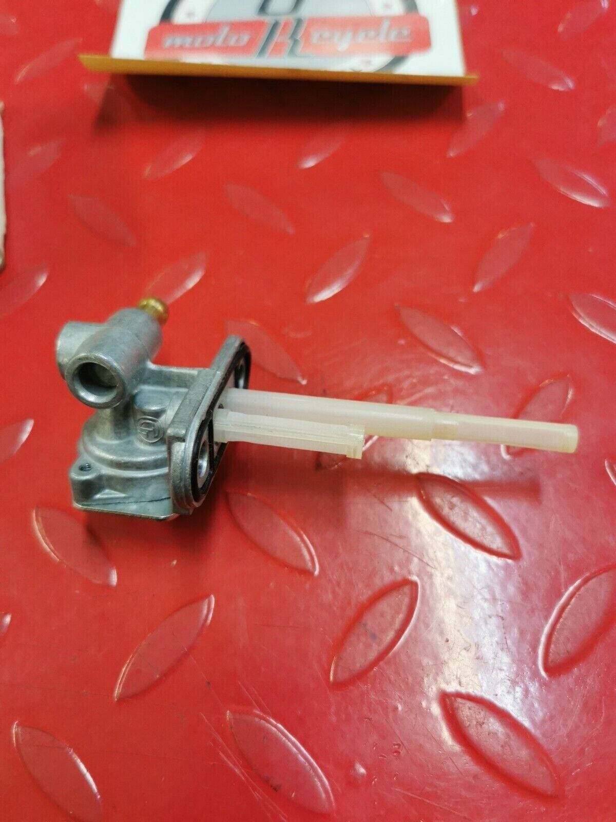 NOS Yamaha TRI-MOTO 4 RAPTOR 350 FUEL COCK ASSY 1 21V-24500-10-00 Y24