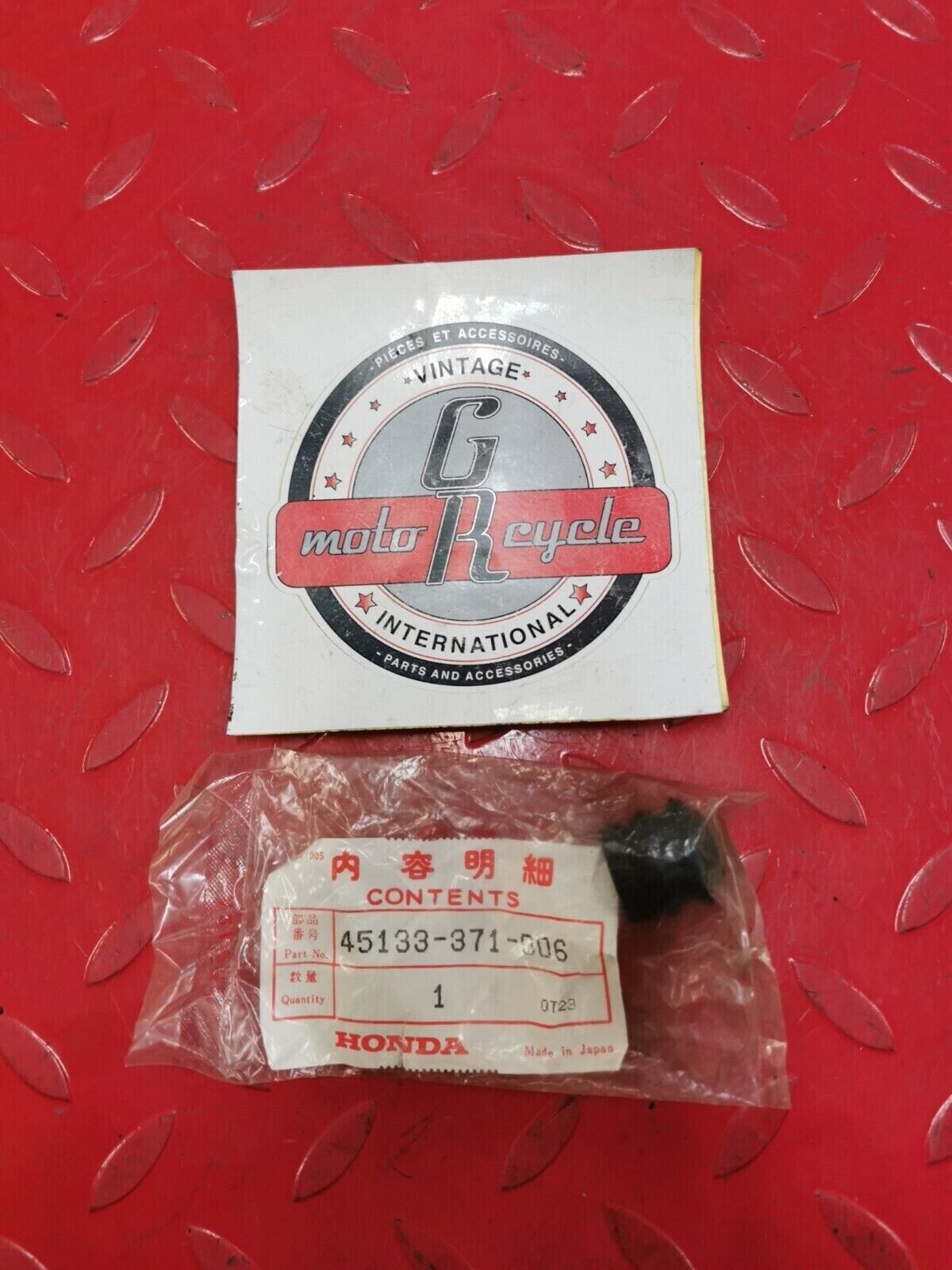 NOS Honda CB900 GL1000 CBX CB750 CX500 GL1100 DUST COVER 45133-371-006 H27
