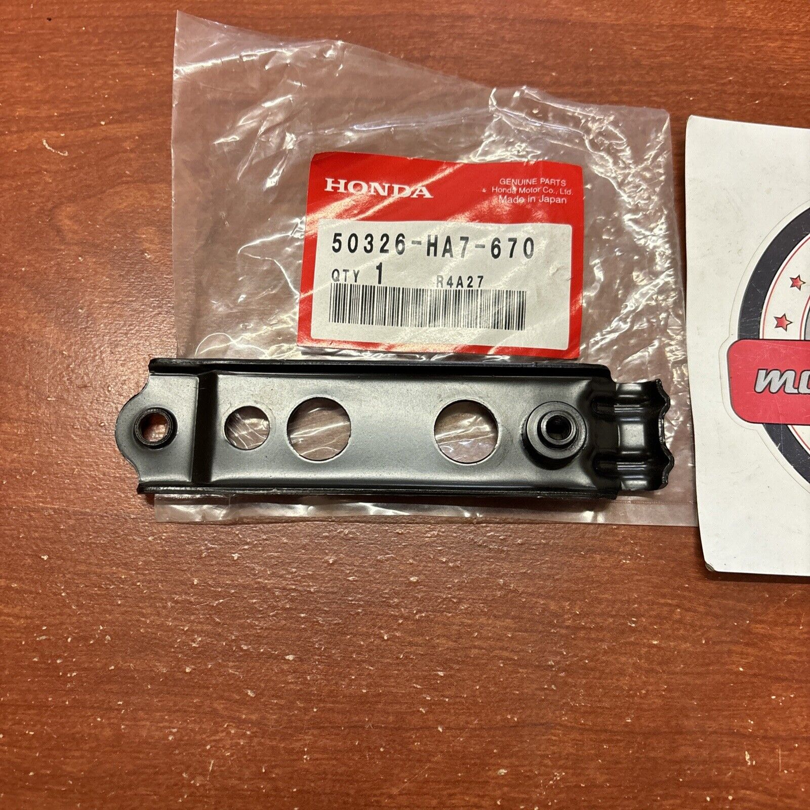 NOS Honda 1986 - 93 TRX350 87 - 89 TRX350D BATTERY BOX HOLDER 50326-HA7-670 H146