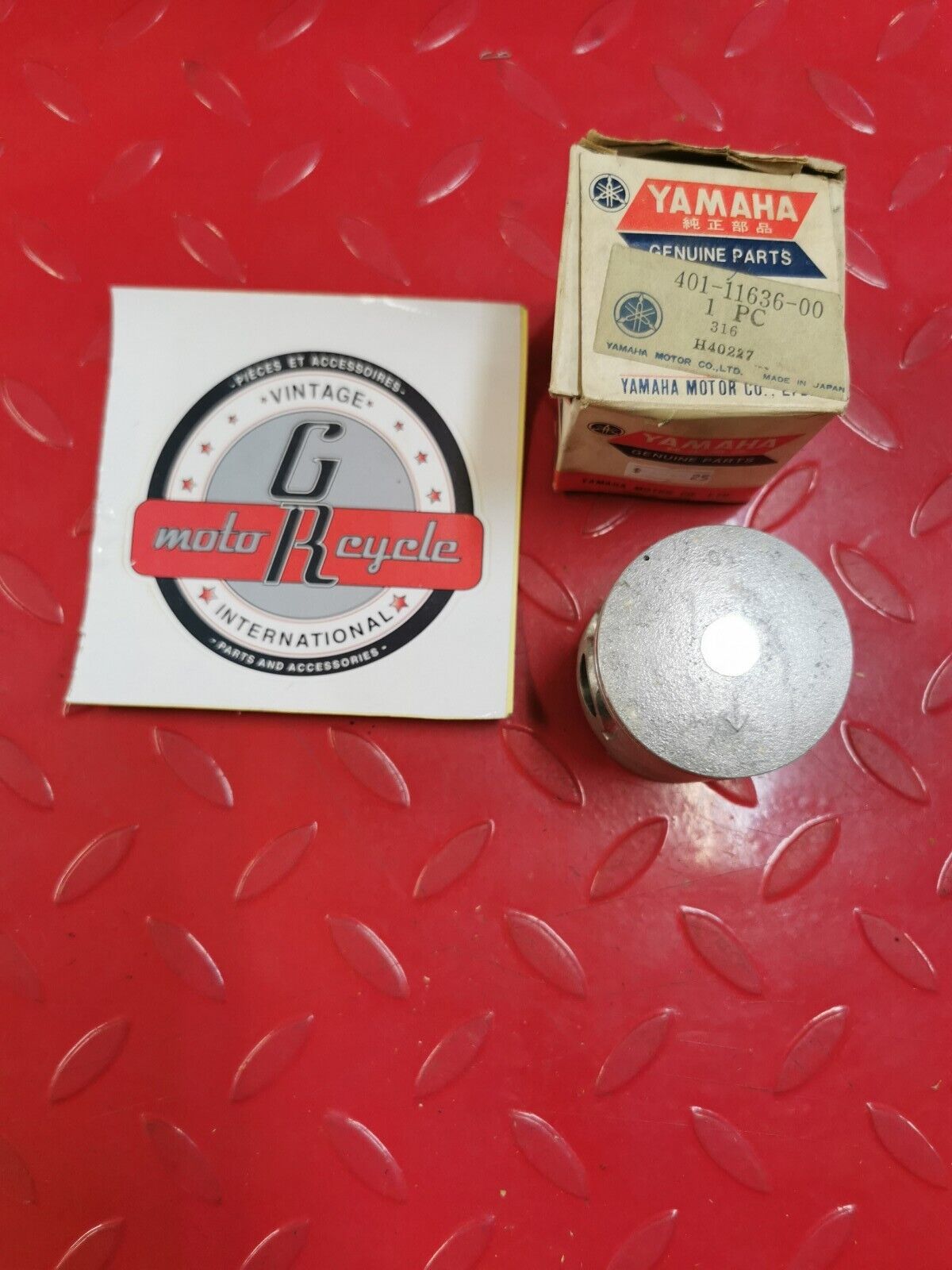 NOS YAMAHA MX125 1974 1975 PISTON STD 2NDO S 401-11636-00-00 Y33