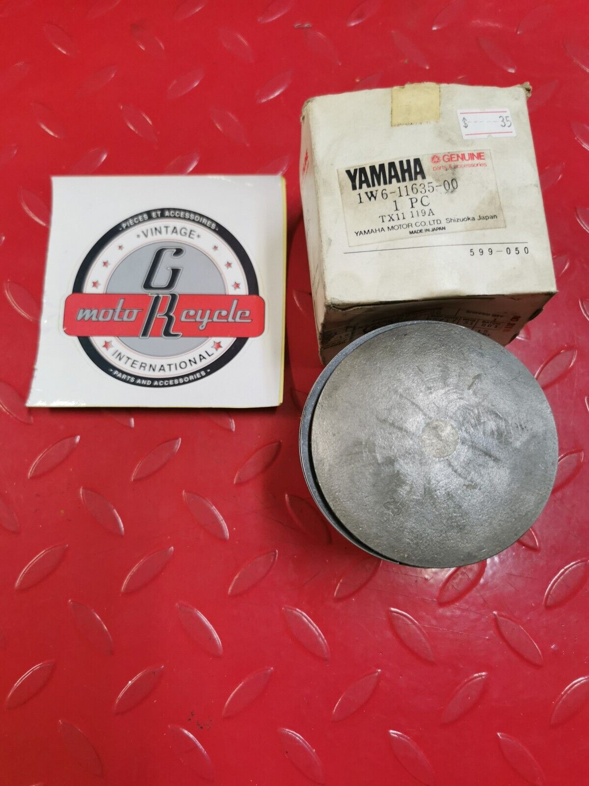 NOS YAMAHA IT400 Piston 1st O S 1W6-11635-00-00 Y33