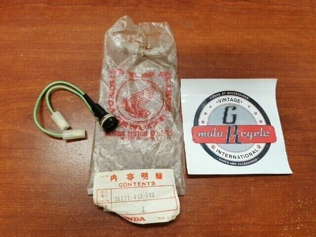 NOS Honda E1500 GENERATOR FUSE HOLDER (NO CAP) 38211-815-168 H98