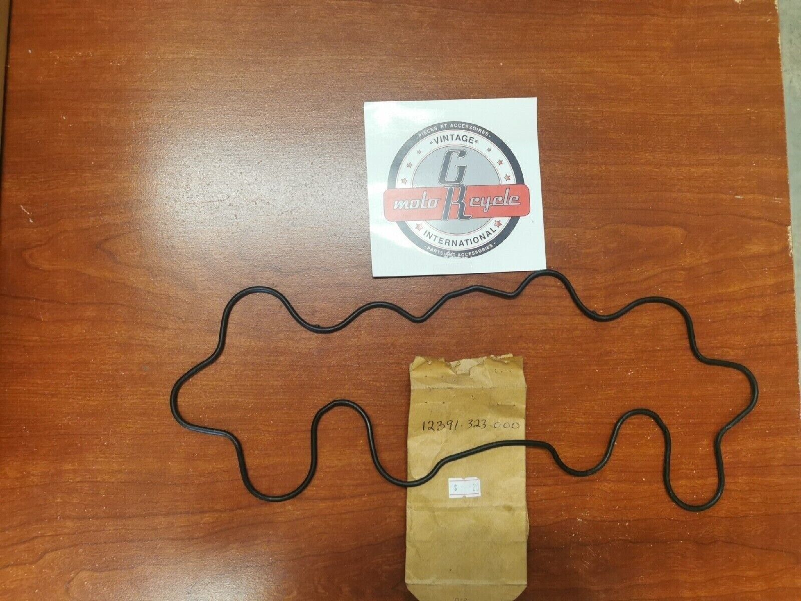 NOS Honda 1976 - 1978 CB550 CB500 GASKET, CYLINDER HEAD COVER 12391-323-000 H36 