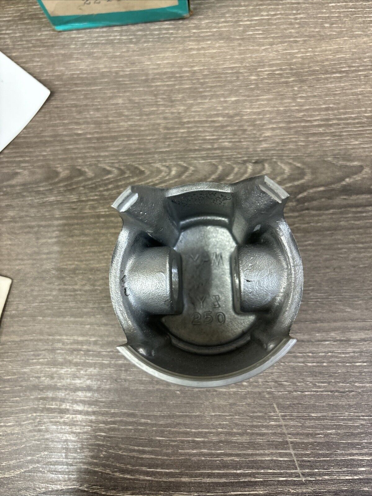 NOS WISECO YAMAHA 1974 1975 YZ250 PISTON O/S 0.020 224P2 J62