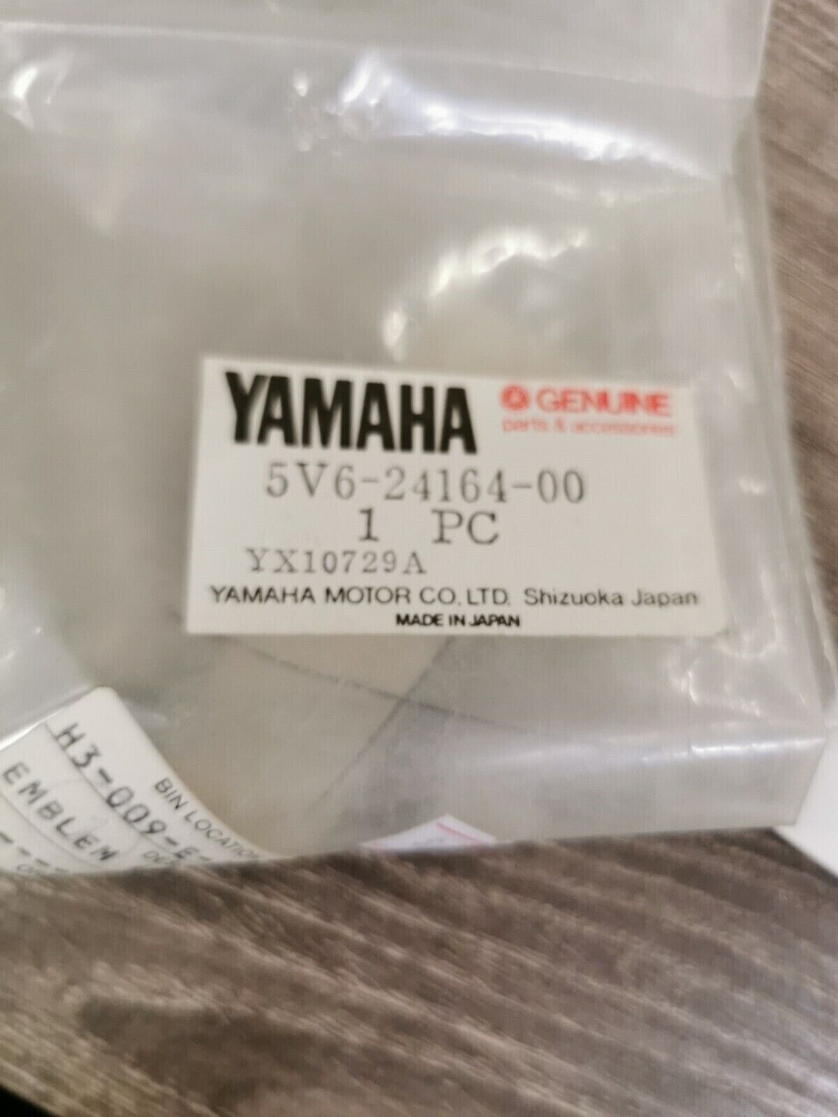 NOS YAMAHA  YT125  1982  SIDE COVER   EMBLEM 4      5V6-24164-00   Y49