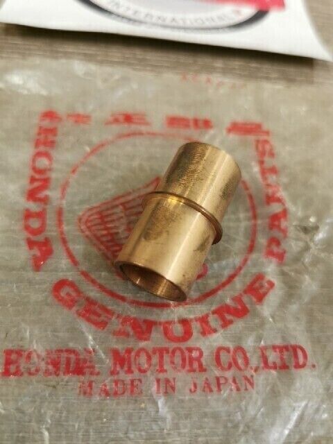 NOS HONDA C70 C72 C75 C77 1958 - 1964 BUSH C 14MM 23933-253-000  H77