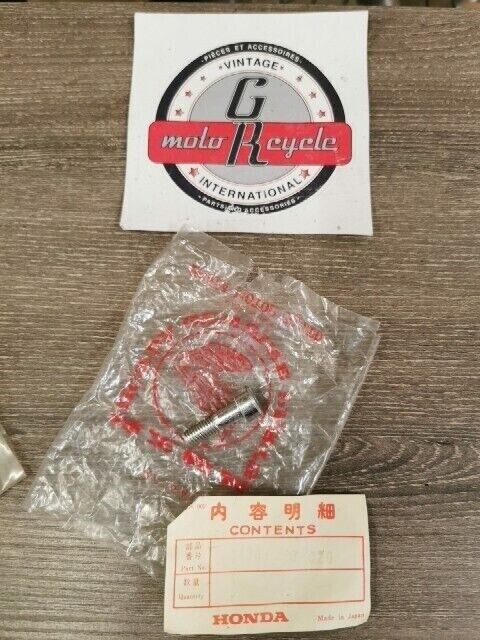 NOS HONDA C100 C102 C110  BOLT FRONT CUSHION 90149-001-010 H72