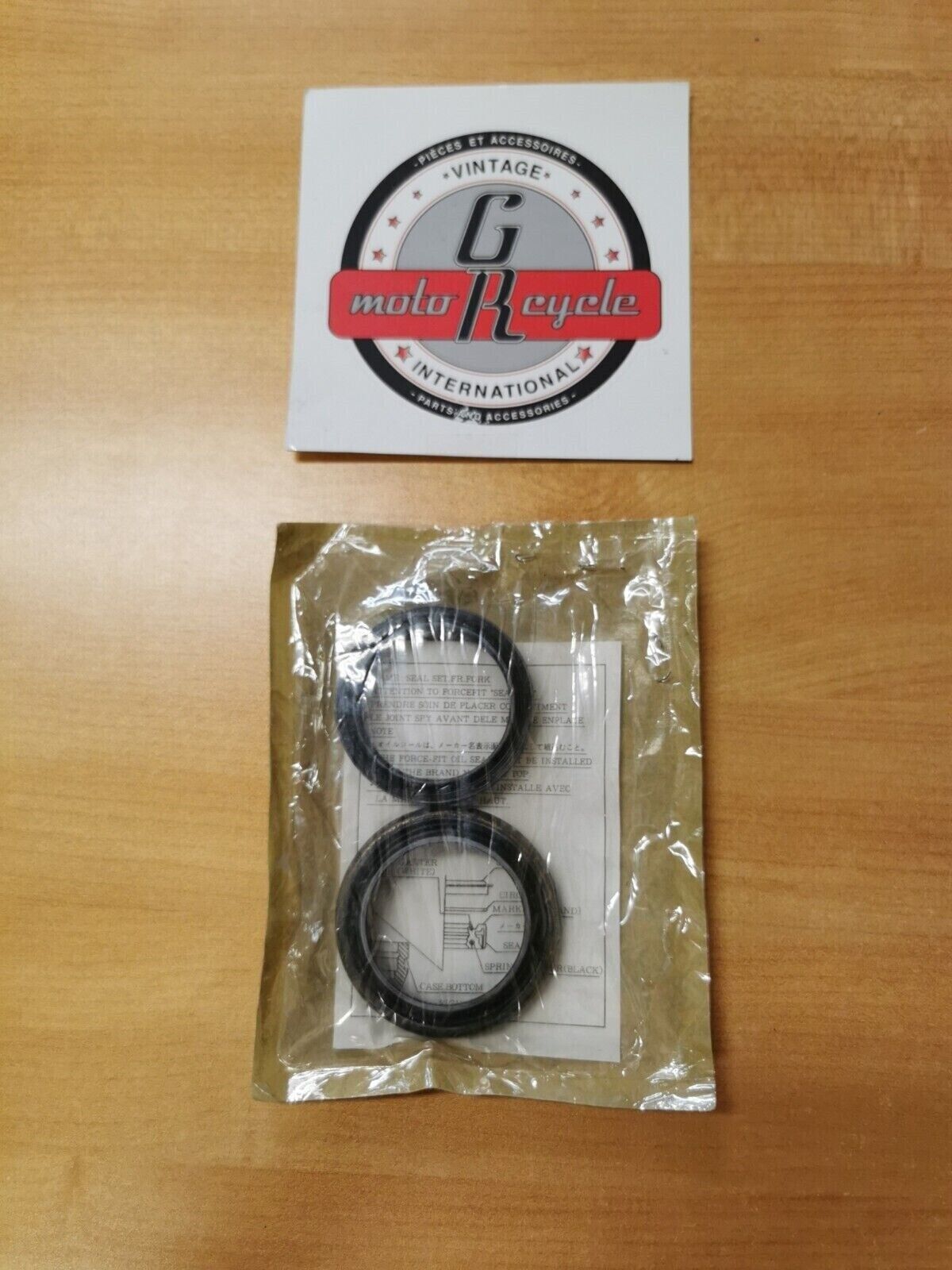 NOS HONDA  CR250 CR480 XR500 1983 1984  SEAL SET  FR  FORK  51490-KA4-731  H29
