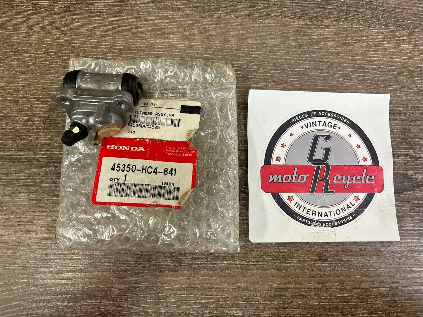 NOS Honda 1993 - 2000 TRX300 RIGHT FRONT WHEEL CYLINDER 45350-HC4-841 H120