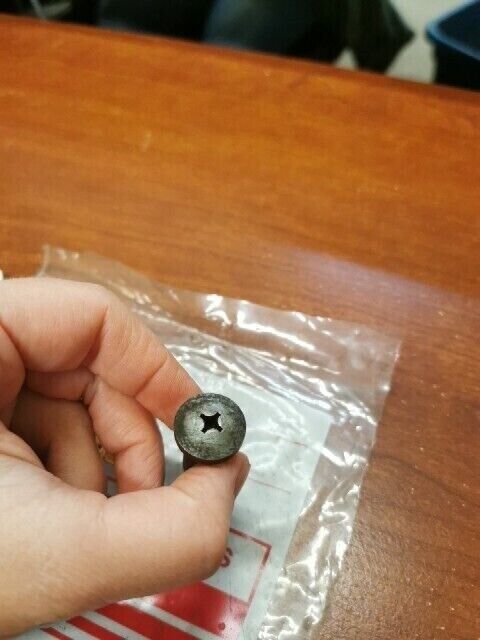 NOS Yamaha TX650 TX750 XS1 XS2 SCREW 256-16337-00-00 SUB 90149-06102-00 Y154