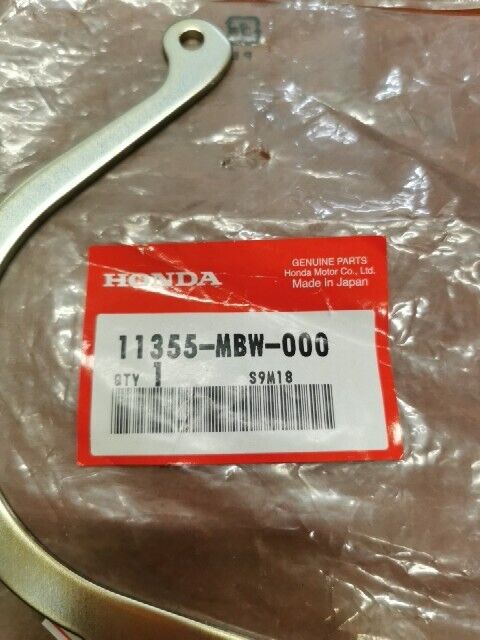 NOS Honda 1999 - 2006 CBR600F DRIVE CHAIN GUIDE PLATE 11355-MBW-000 H108