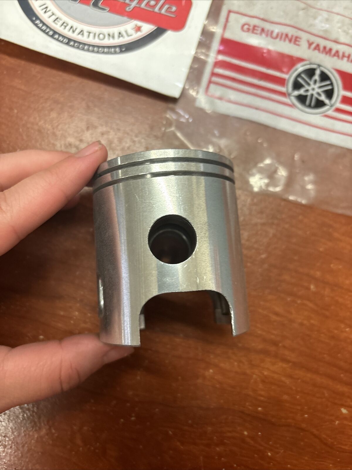 NOS Yamaha AT2 AT3 PISTON 3RD O/S 316-11637-00-00 Y175