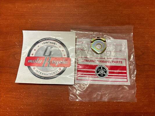 NOS Yamaha EXHAUST PIPE GASKET 838-17646-01-00 SUB 90215-12084-00 Y177