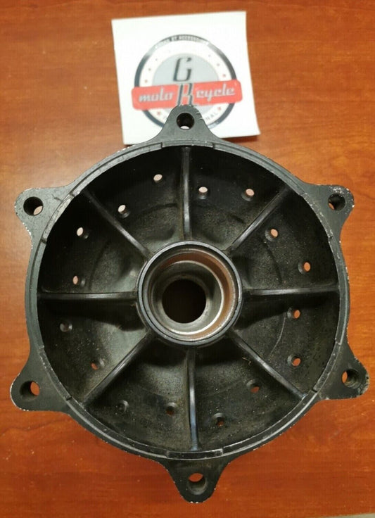 NOS Yamaha TT350 YZ250 TT600 REAR HUB 56A-25311-00-98 Y85
