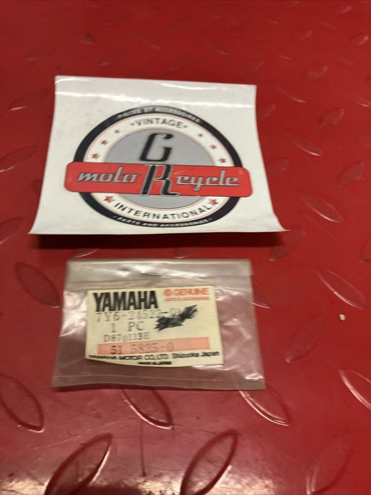 NOS YAMAHA GASKET 7Y6-24522-01-00 Y66