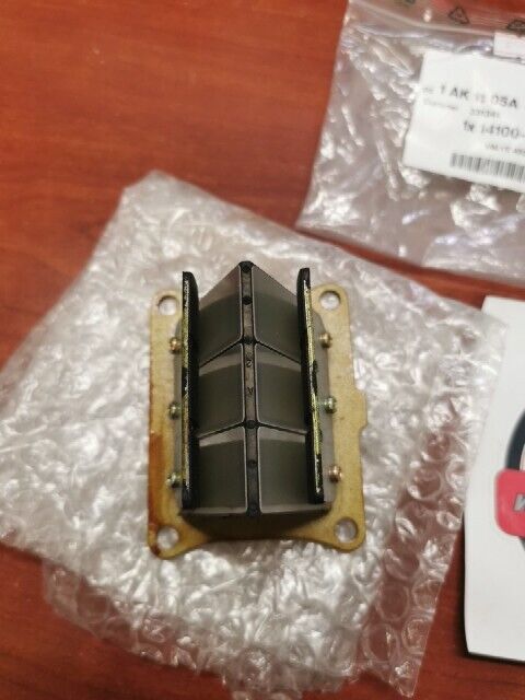 NOS Honda 1990 1991 CR125R REED VALVE 14100-KZ4-700 H80