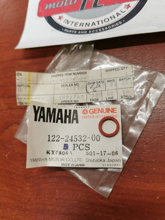 NOS Yamaha MX80 DT100 NUT GASKET 122-24532-00-00 Y72