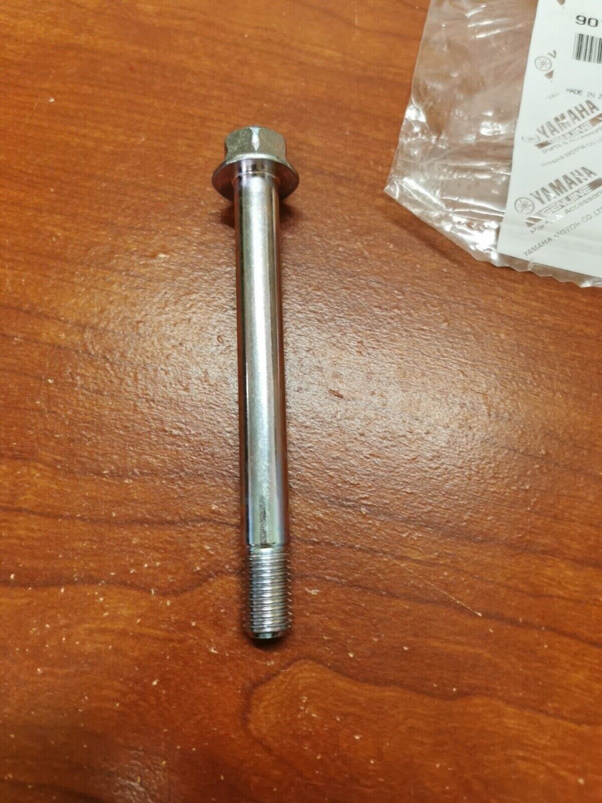 NOS Yamaha YFM35 YFM45 YFM450 YFM40 YFM5 YFM7 FLANGE BOLT 90105-10185-00 Y83