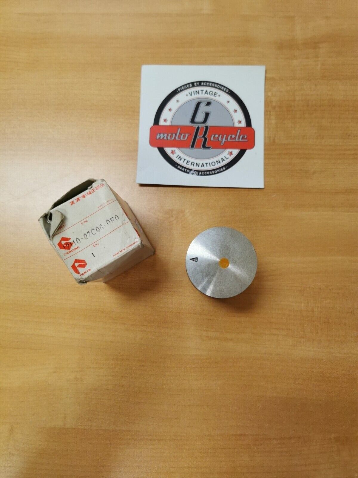 NOS SUZUKI RM125M  1989 - 1991   PISTON 12110-27C06-0F0  S8