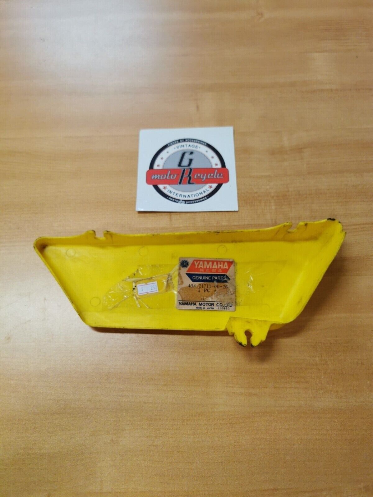 NOS YAMAHA TY250  1974  FRAME SIDE COVER 434-21711-00-26  Y42
