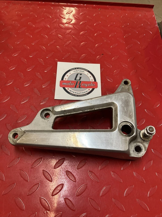 Yamaha XV500 Virago 500 right muffler silencer bracket footpeg holder mount